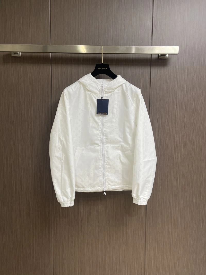 Stretchable Louis Vuitton Outwear 136725