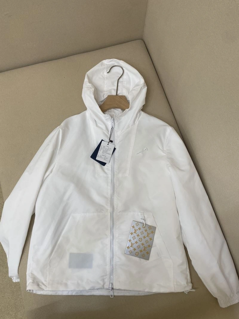 Louis Vuitton Outwear Classic 136724