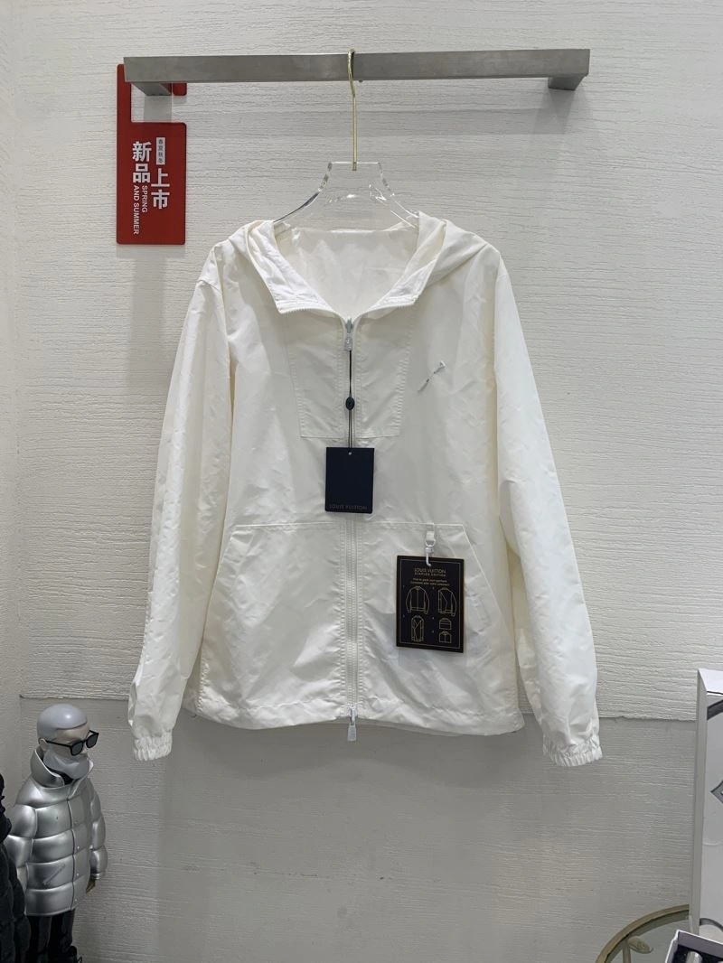 Louis Vuitton Outwear Contemporary 136722