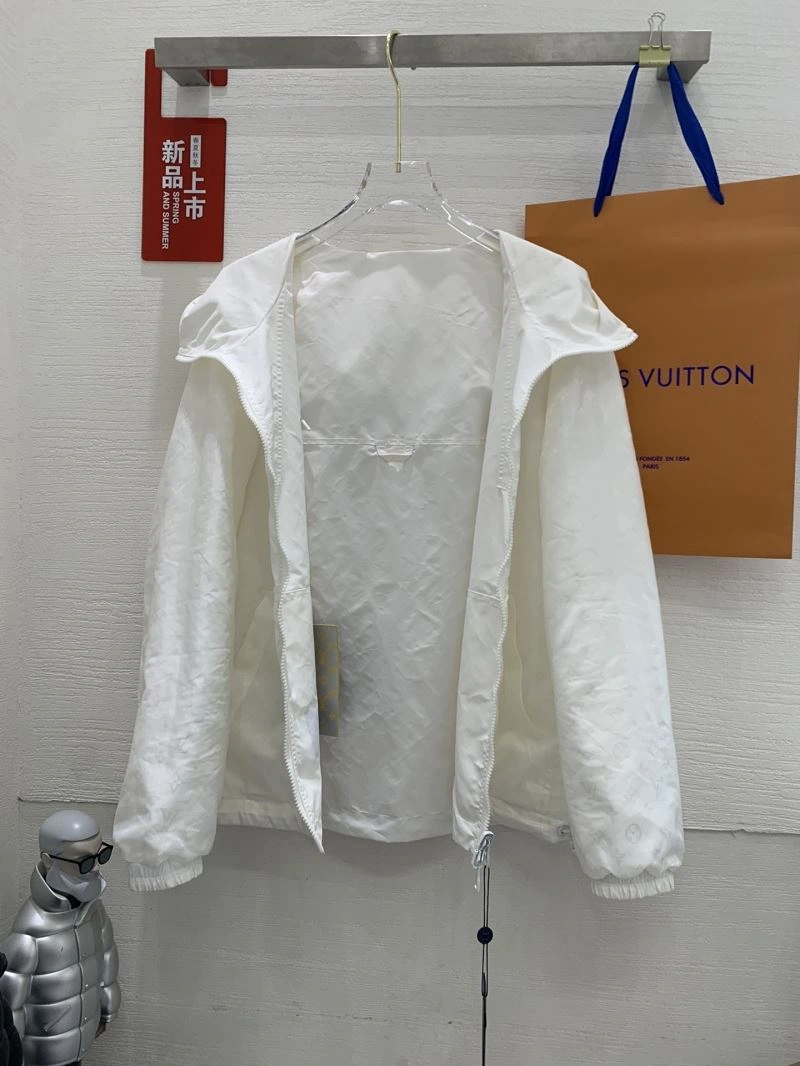 Louis Vuitton Outwear Contemporary 136722