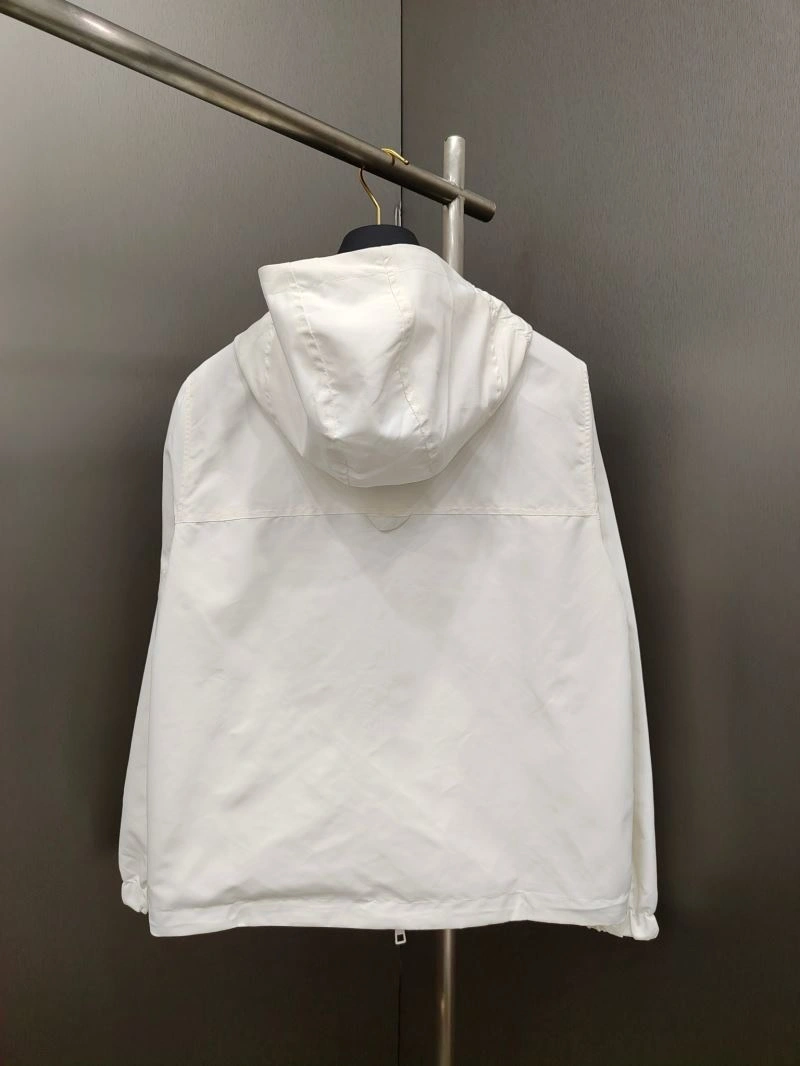 Neat Louis Vuitton Outwear 136718