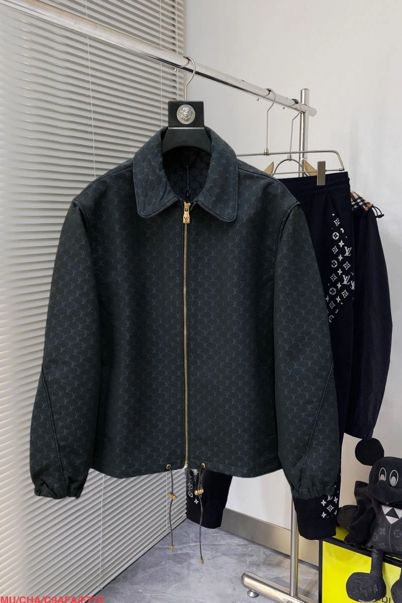 EasyCare Louis Vuitton Outwear 136716