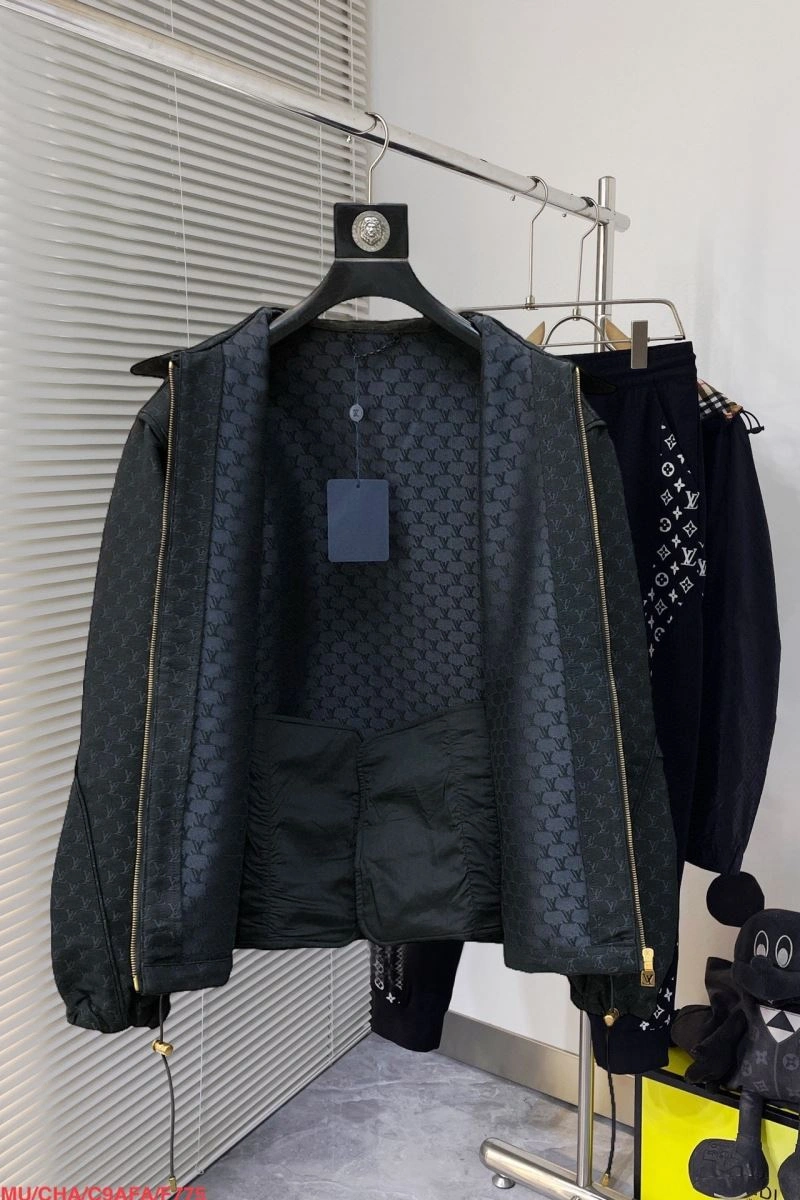 EasyCare Louis Vuitton Outwear 136716