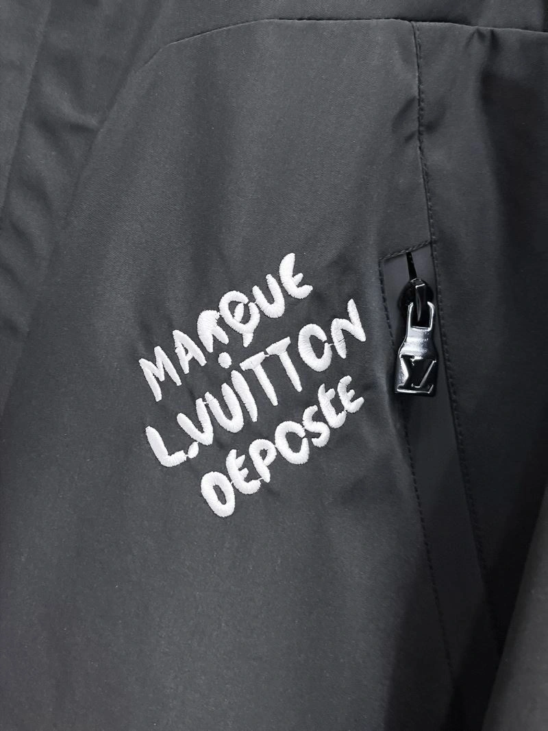 Sporty Louis Vuitton Outwear 136715