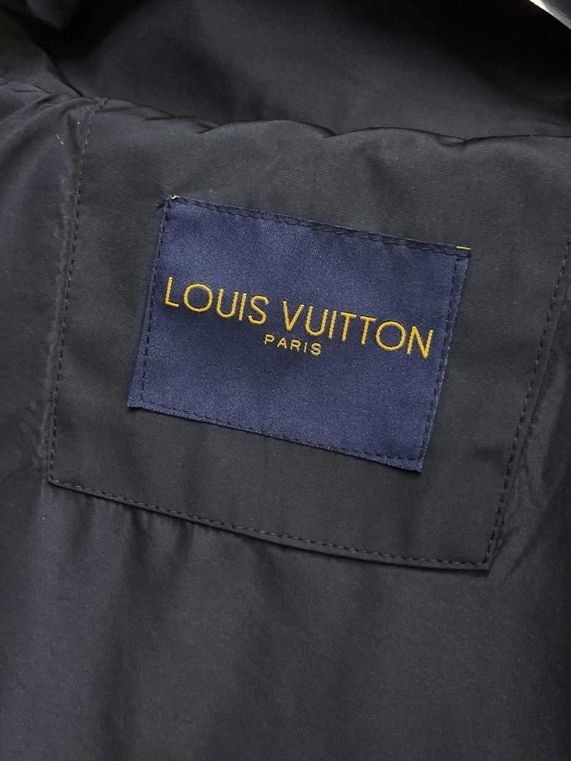 Sporty Louis Vuitton Outwear 136715