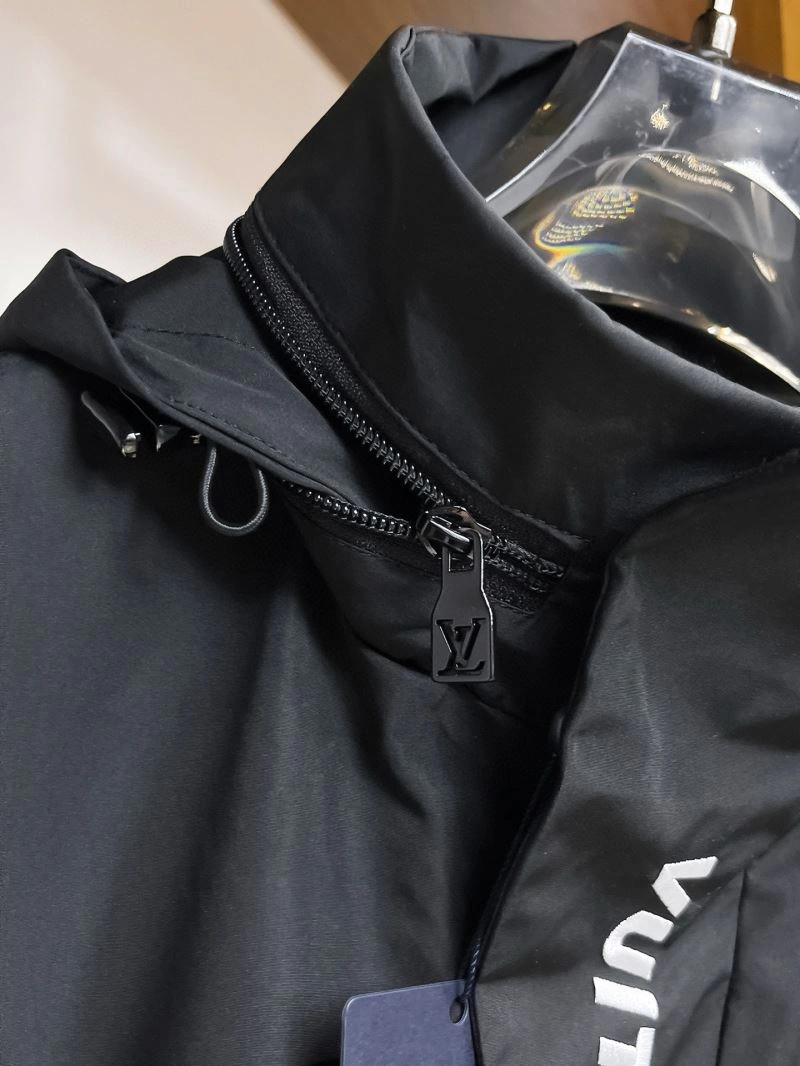 Sporty Louis Vuitton Outwear 136715