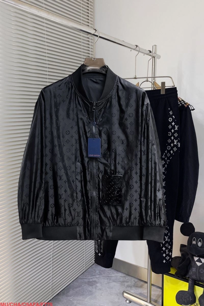 Functional Louis Vuitton Outwear 136708