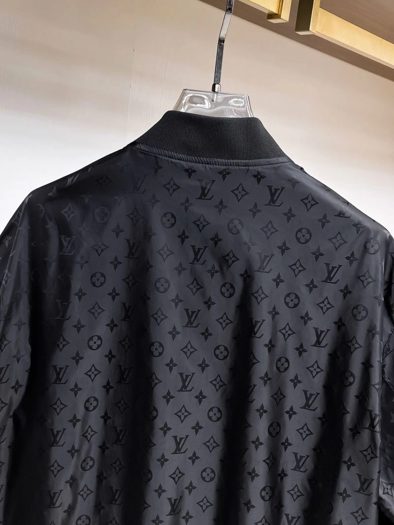 Functional Louis Vuitton Outwear 136708