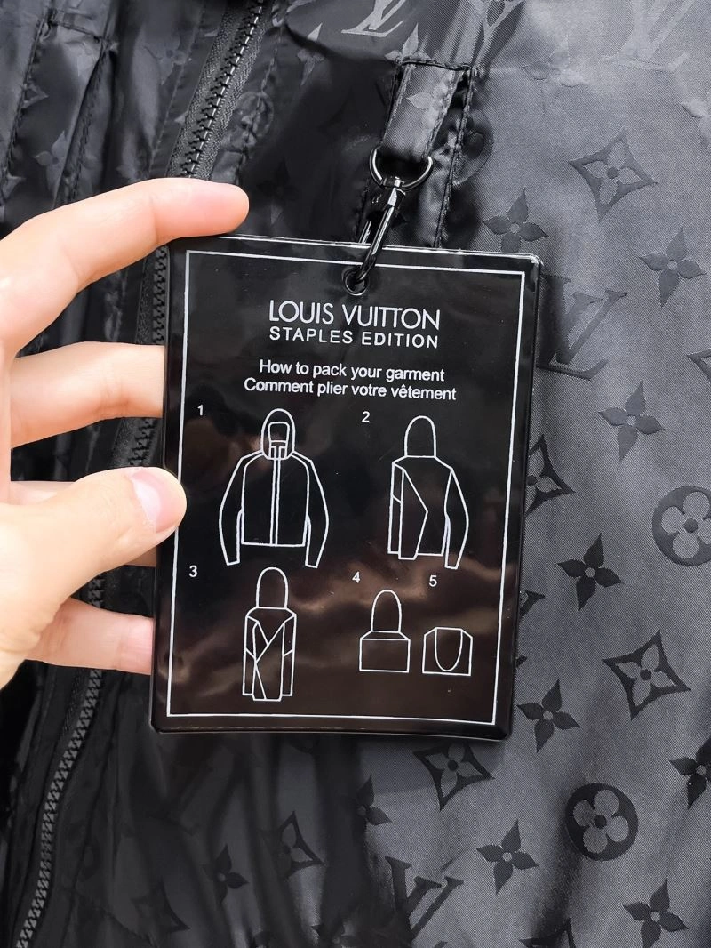 Functional Louis Vuitton Outwear 136708