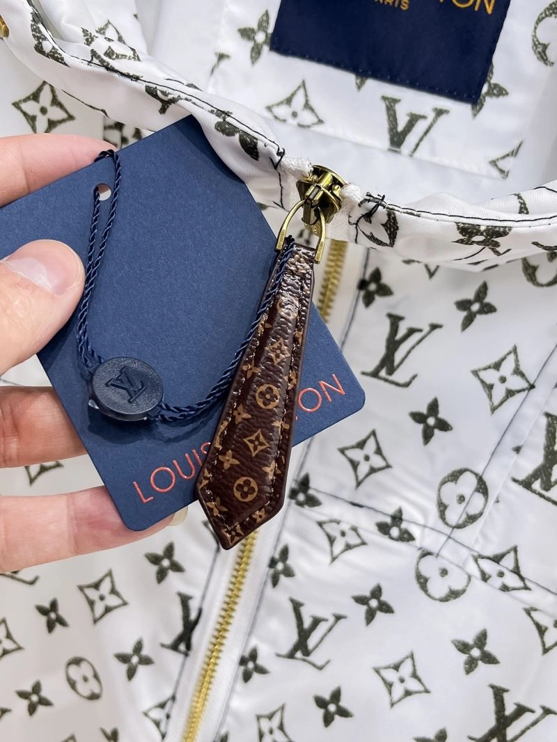 Resilient Louis Vuitton Outwear 136702
