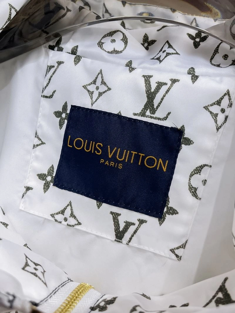 Resilient Louis Vuitton Outwear 136702