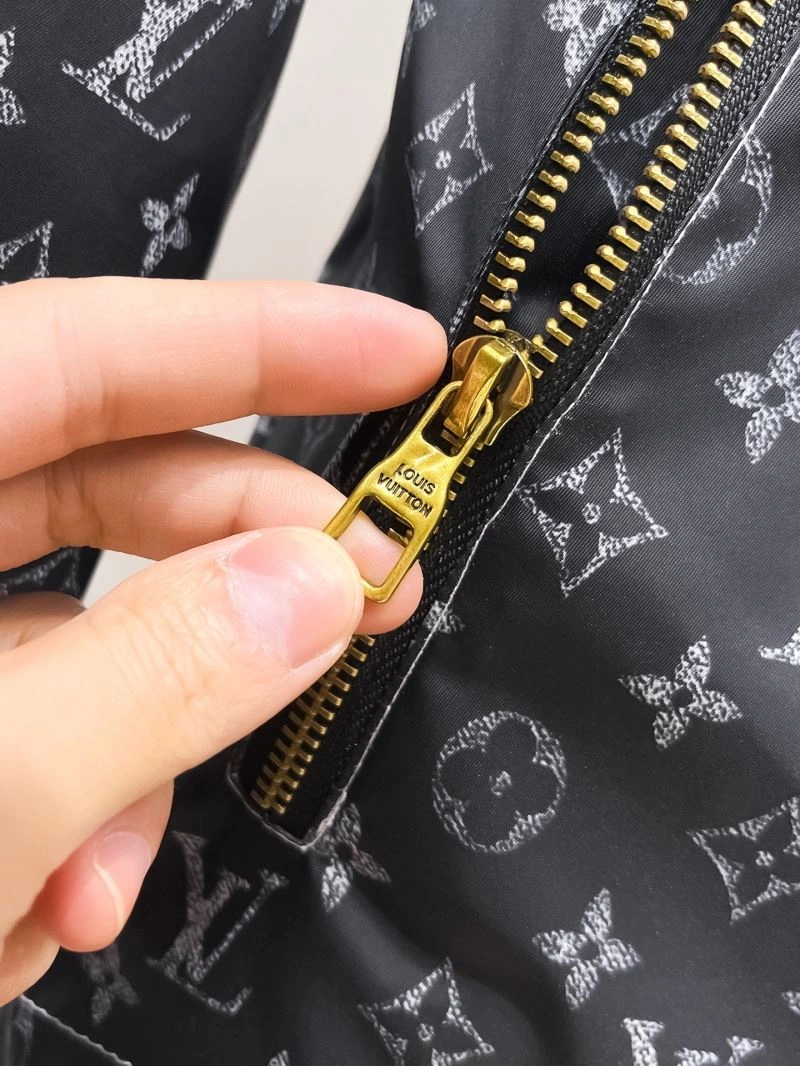 Louis Vuitton Outwear Durable 136705