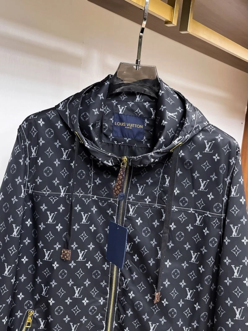 Louis Vuitton Outwear Durable 136705
