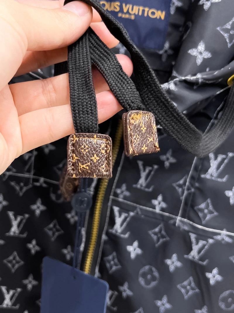 Louis Vuitton Outwear Durable 136705