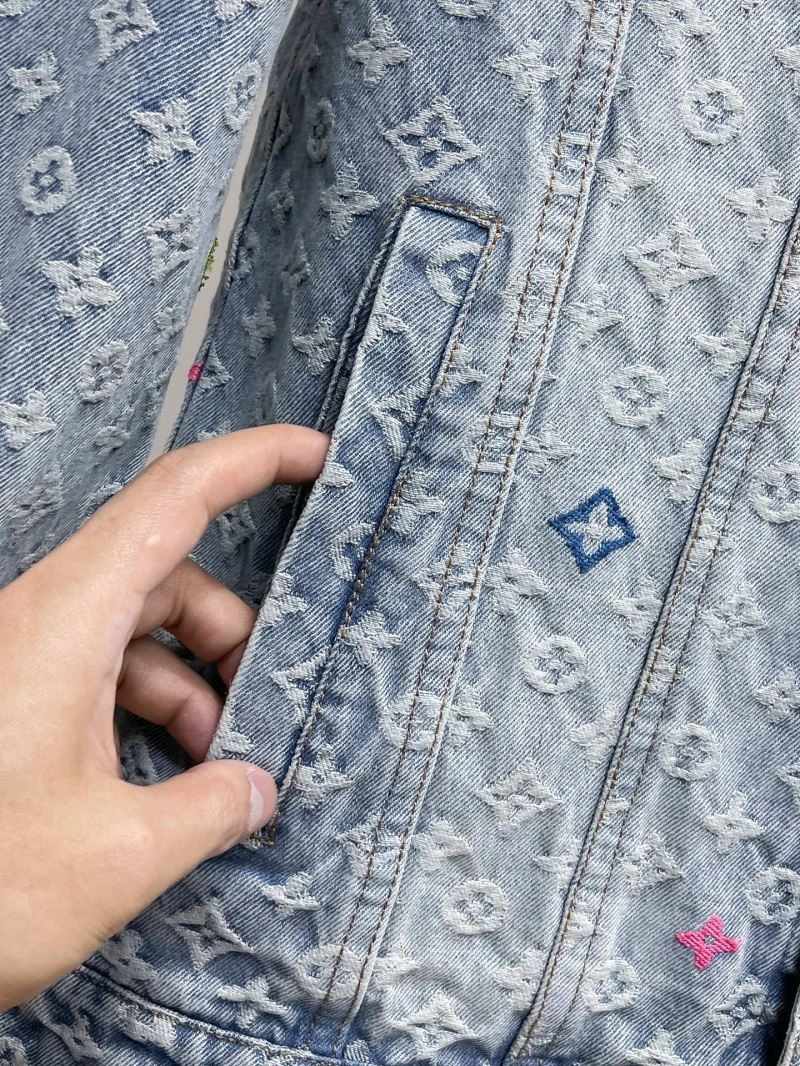Louis Vuitton Outwear MoistureWicking 136710