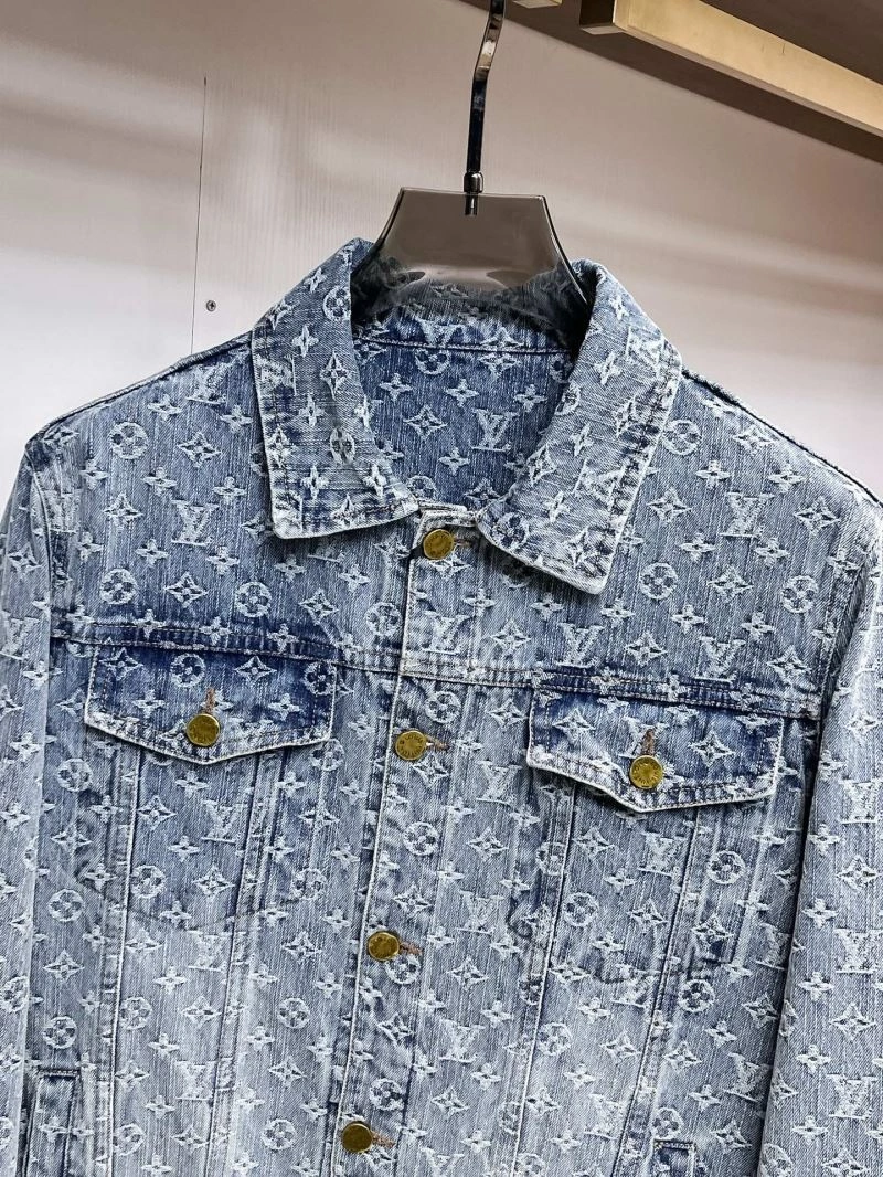ComfortFit Louis Vuitton Outwear 136699