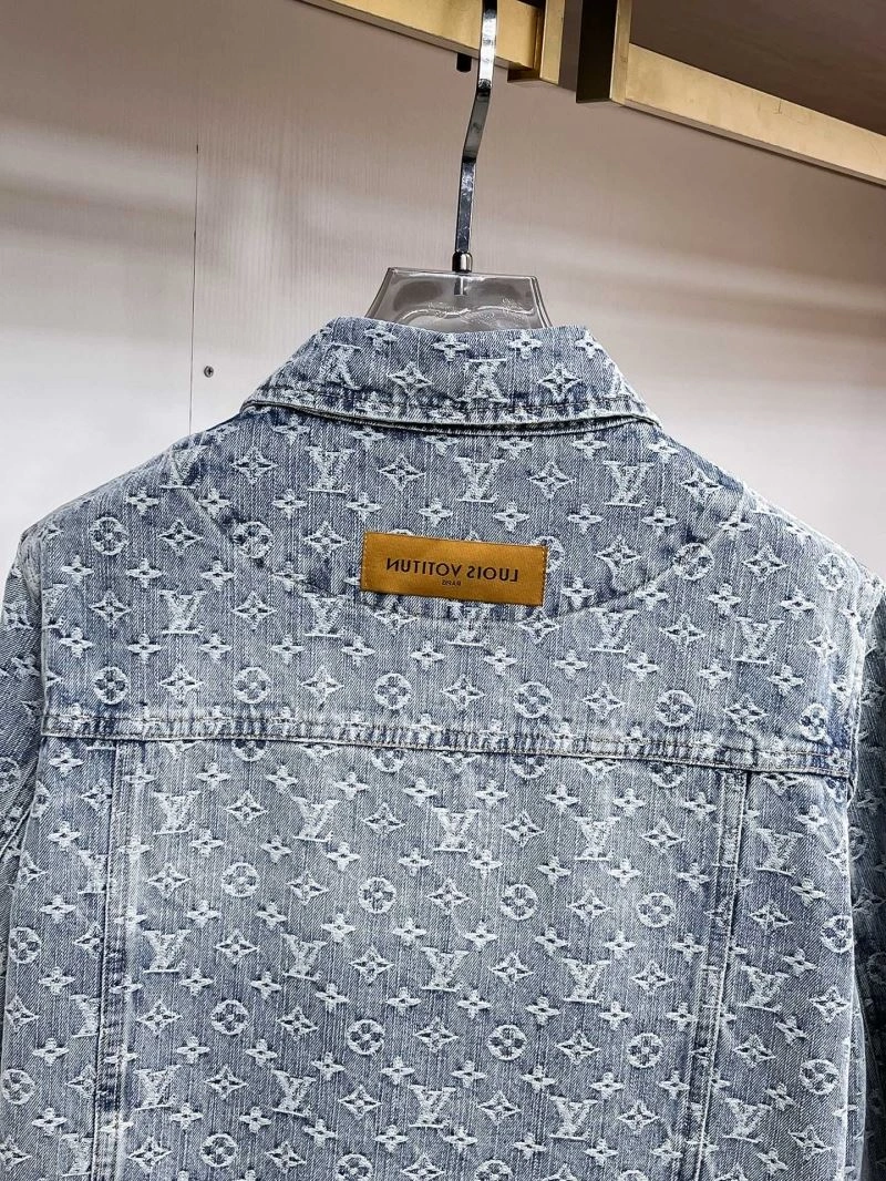 ComfortFit Louis Vuitton Outwear 136699