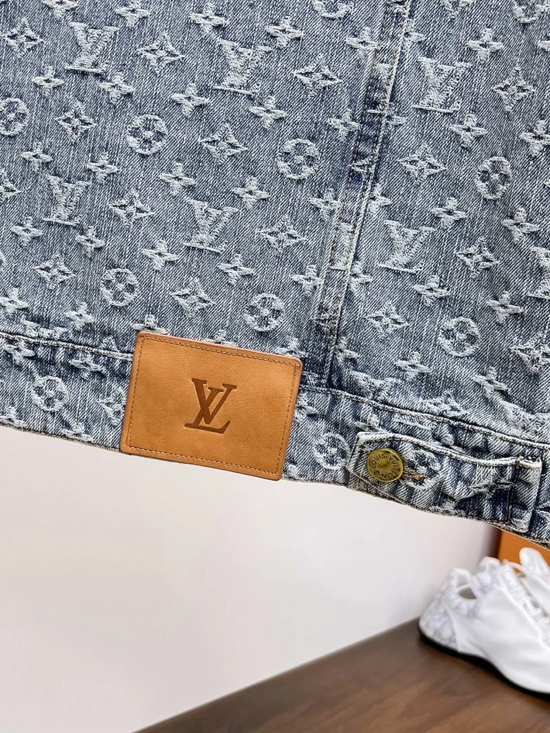 ComfortFit Louis Vuitton Outwear 136699