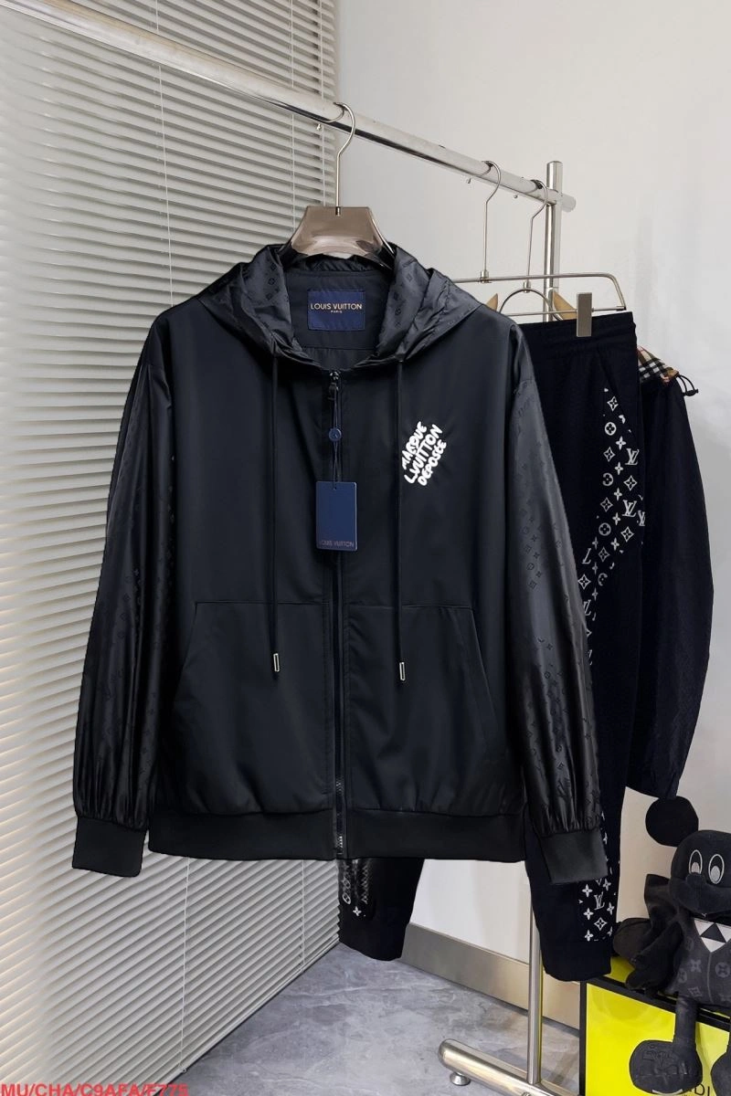 Louis Vuitton Outwear Chic 136721