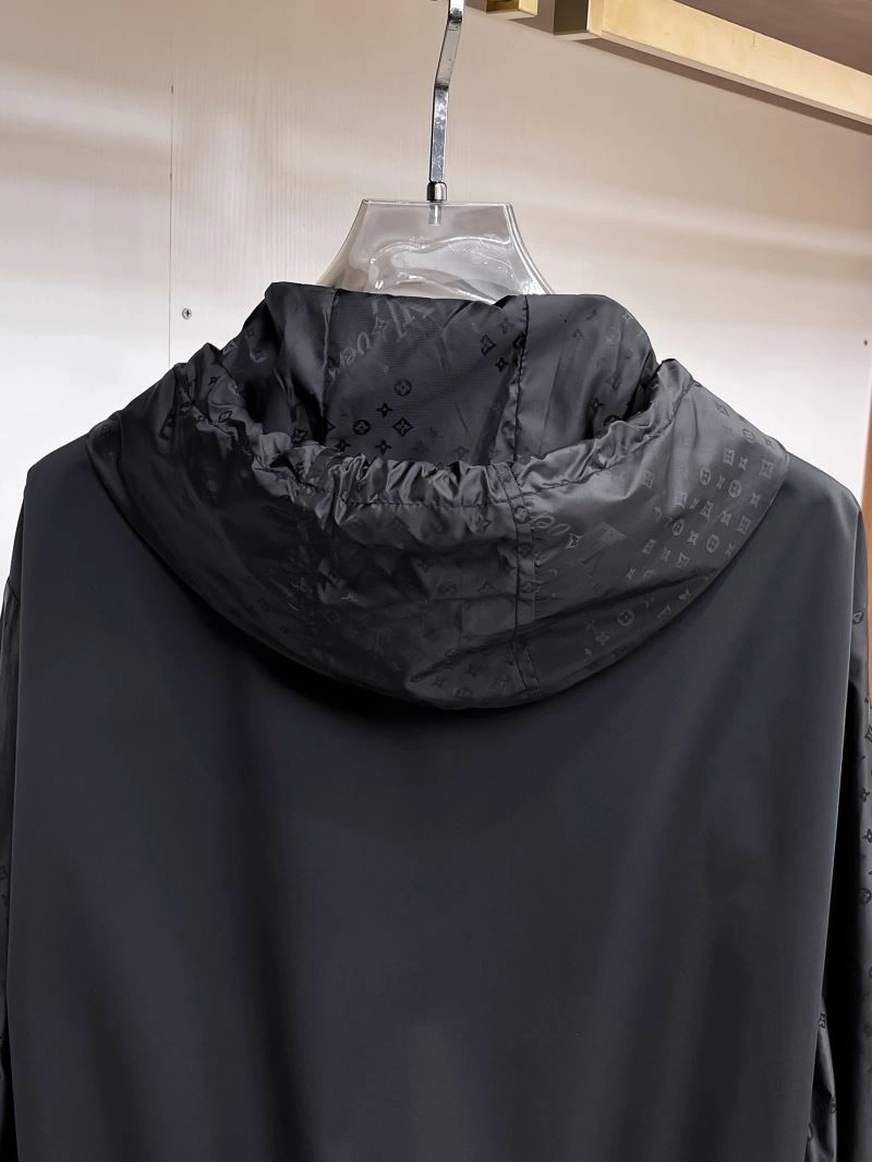 Louis Vuitton Outwear Chic 136721