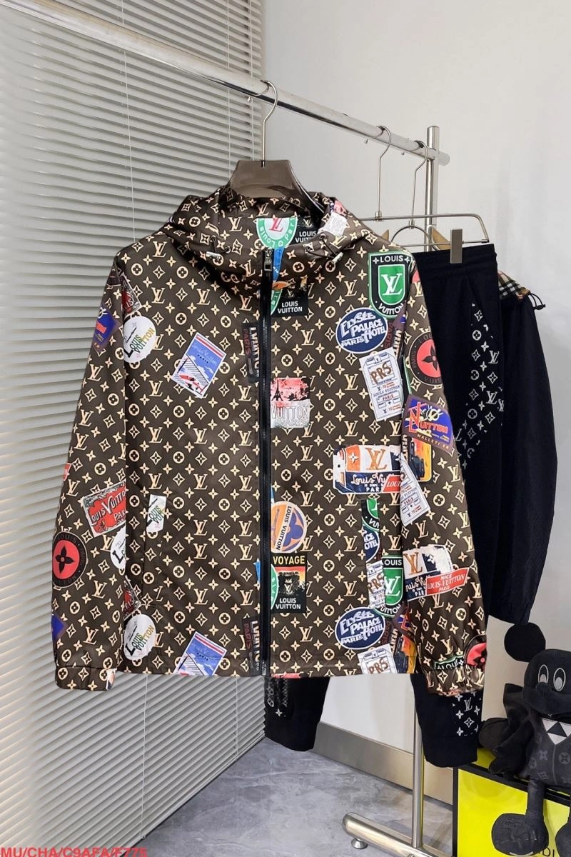 Louis Vuitton Outwear Packable 136698