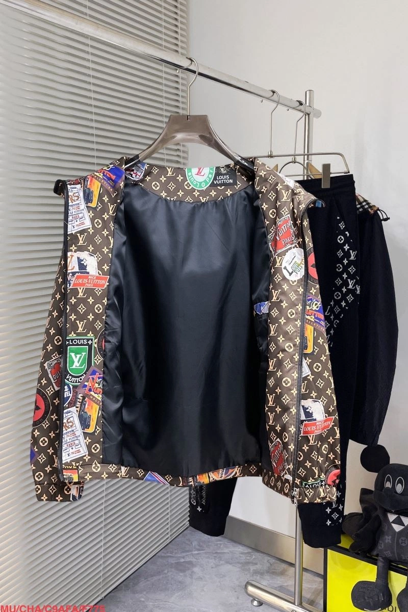 Louis Vuitton Outwear Packable 136698