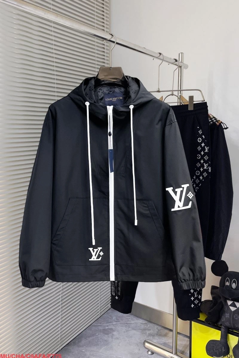 EasyMatch Louis Vuitton Outwear 136704