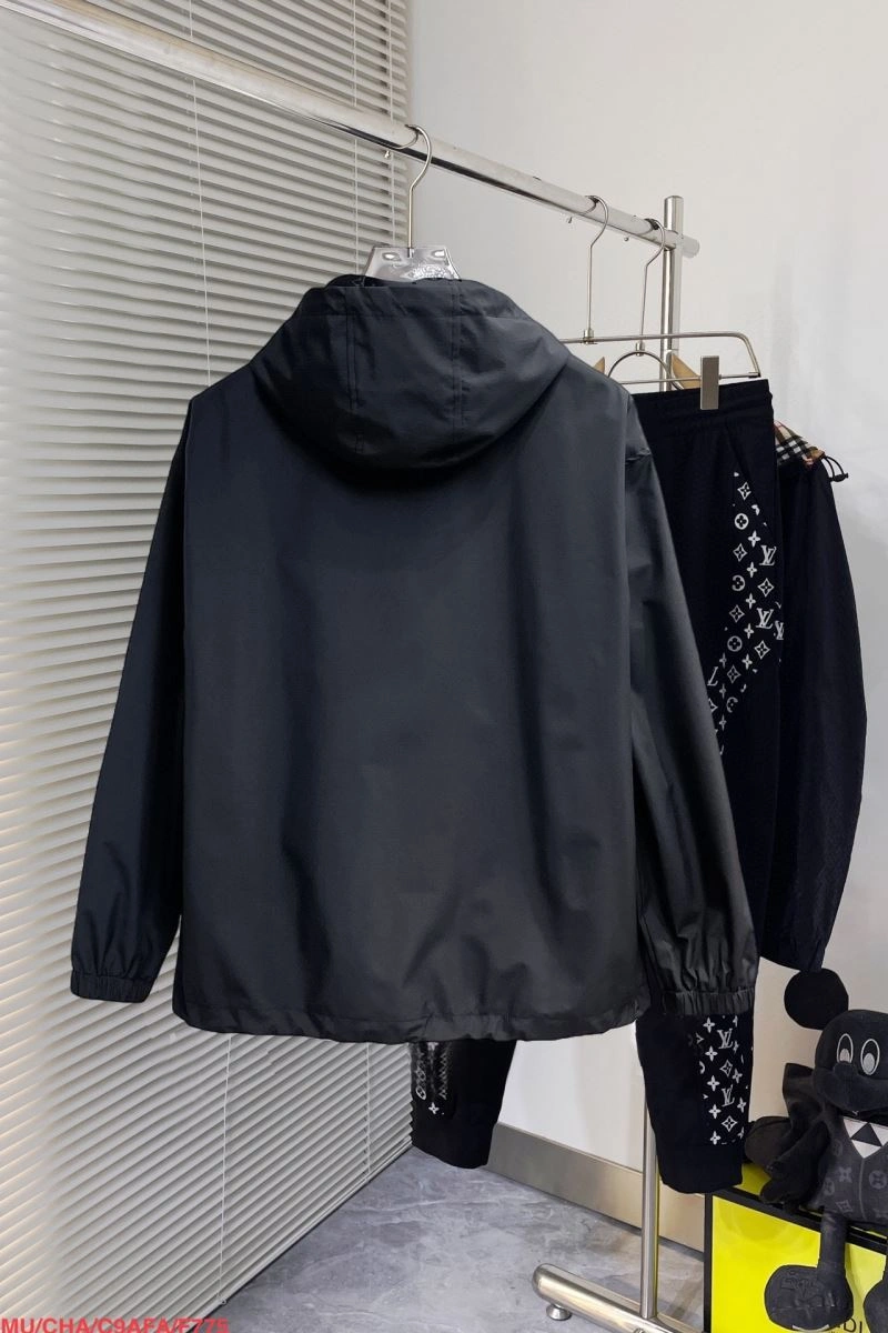 EasyMatch Louis Vuitton Outwear 136704