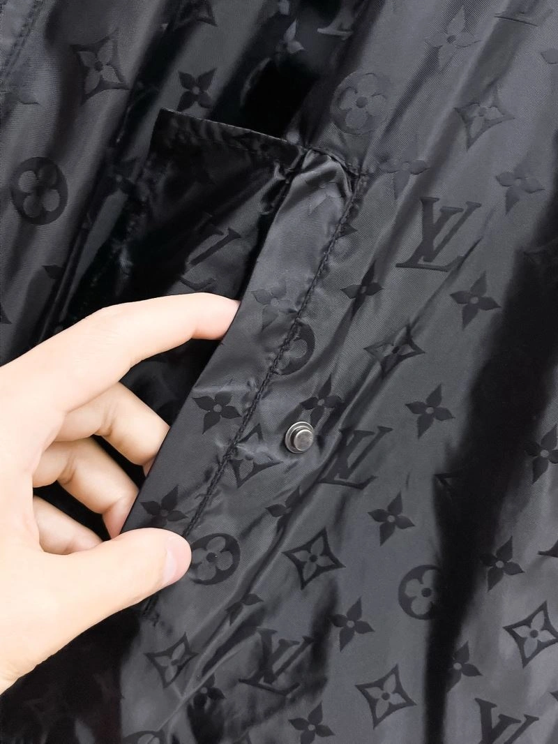 Louis Vuitton Outwear SmoothTexture 136701