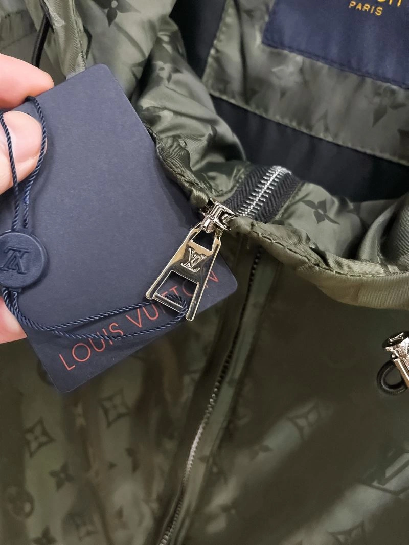 Lightweight Louis Vuitton Outwear 136696