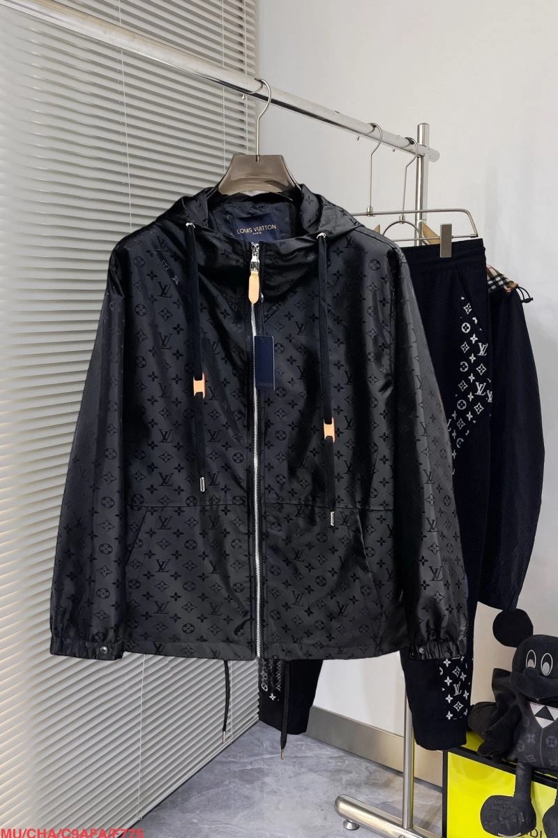 Louis Vuitton Outwear ModernLook 136697