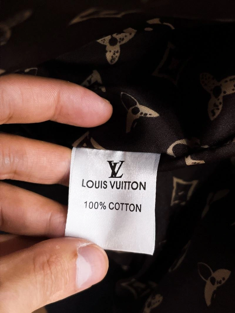 TechFriendly Louis Vuitton Outwear 136693