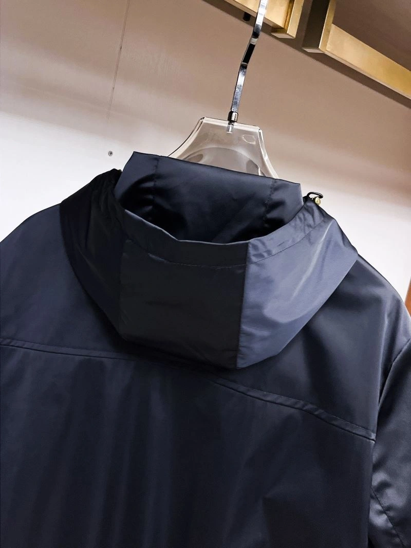 TechFriendly Louis Vuitton Outwear 136693