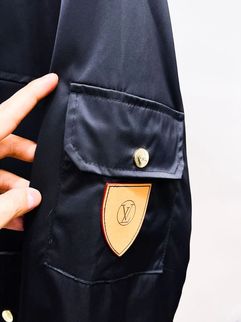 TechFriendly Louis Vuitton Outwear 136693