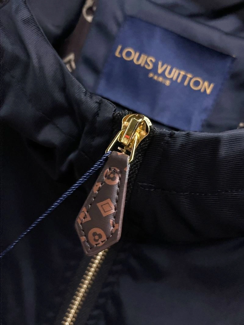 TechFriendly Louis Vuitton Outwear 136693