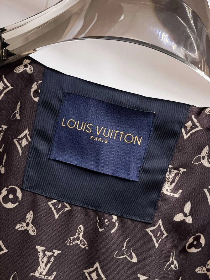TechFriendly Louis Vuitton Outwear 136693