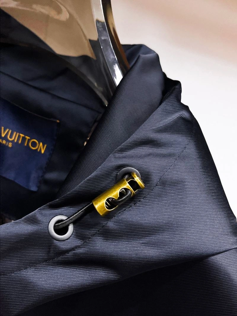 TechFriendly Louis Vuitton Outwear 136693