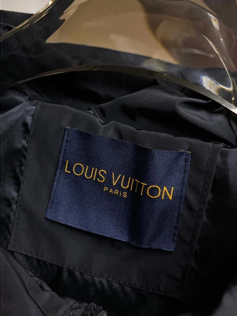 Chic Louis Vuitton Outwear 136703