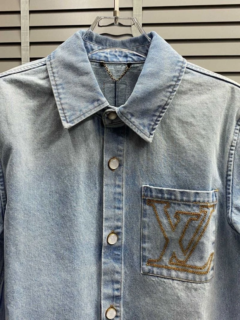 SmoothTexture Louis Vuitton Outwear 136706