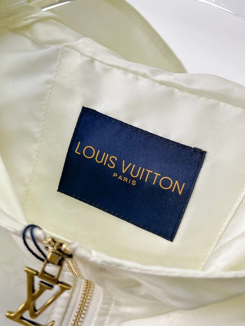 EasyMatch Louis Vuitton Outwear 136683
