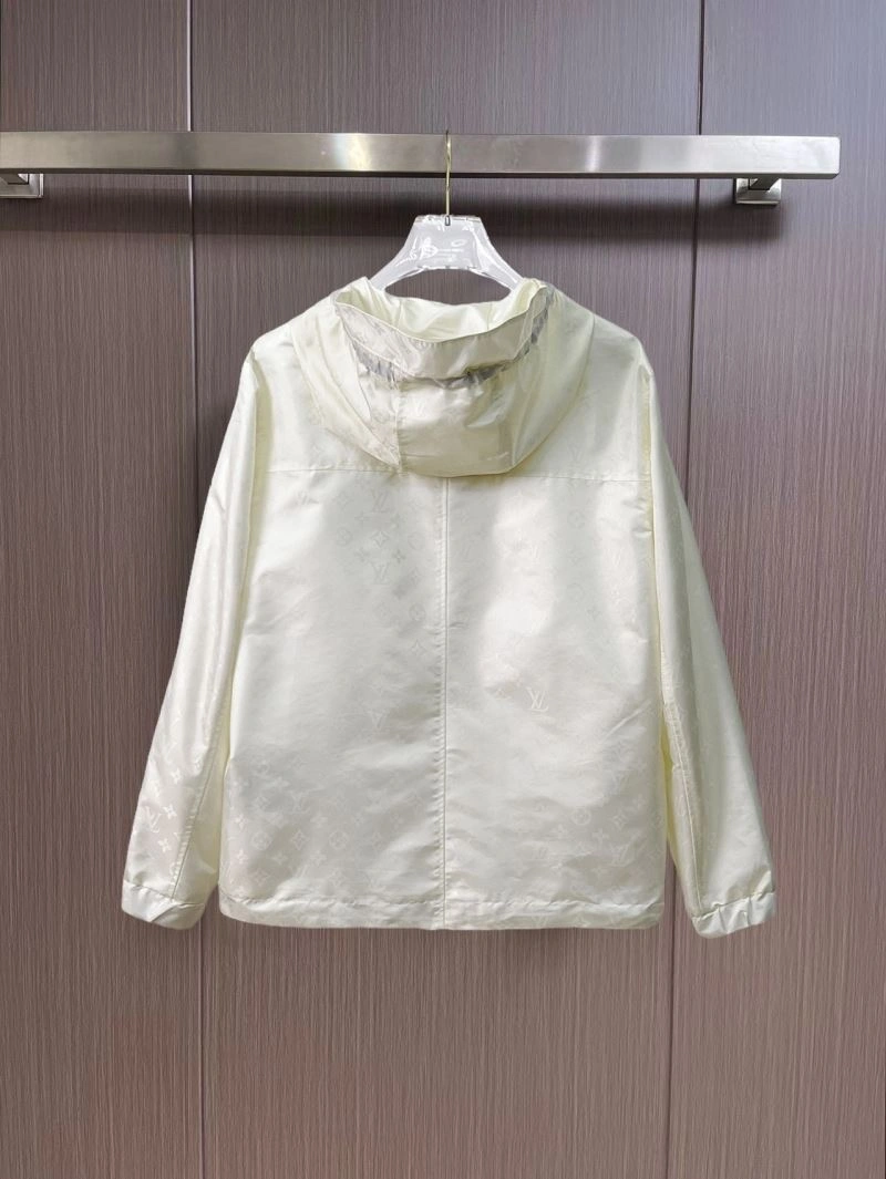 EasyMatch Louis Vuitton Outwear 136683