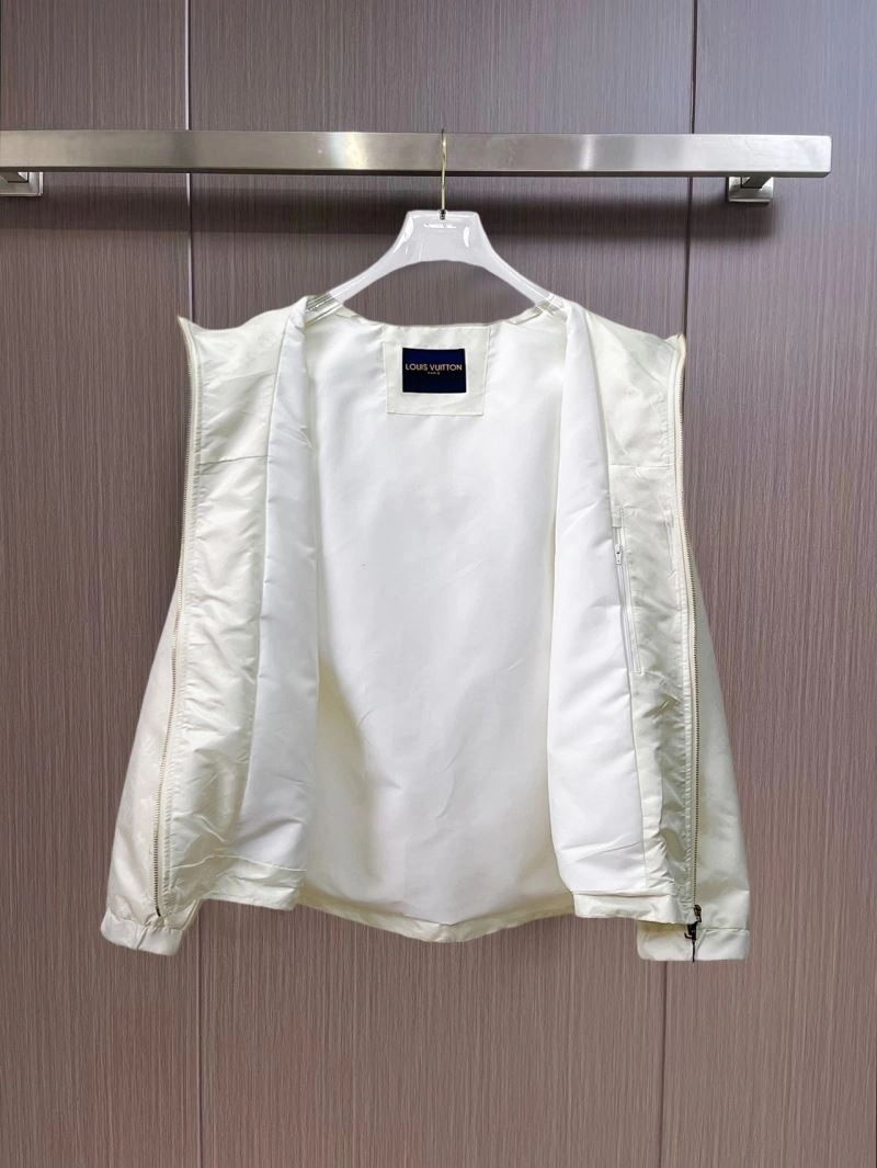 EasyMatch Louis Vuitton Outwear 136683