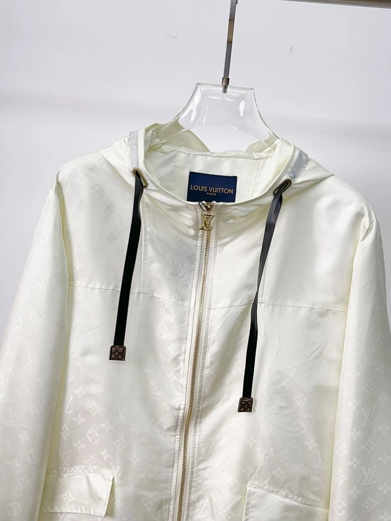 EasyMatch Louis Vuitton Outwear 136683