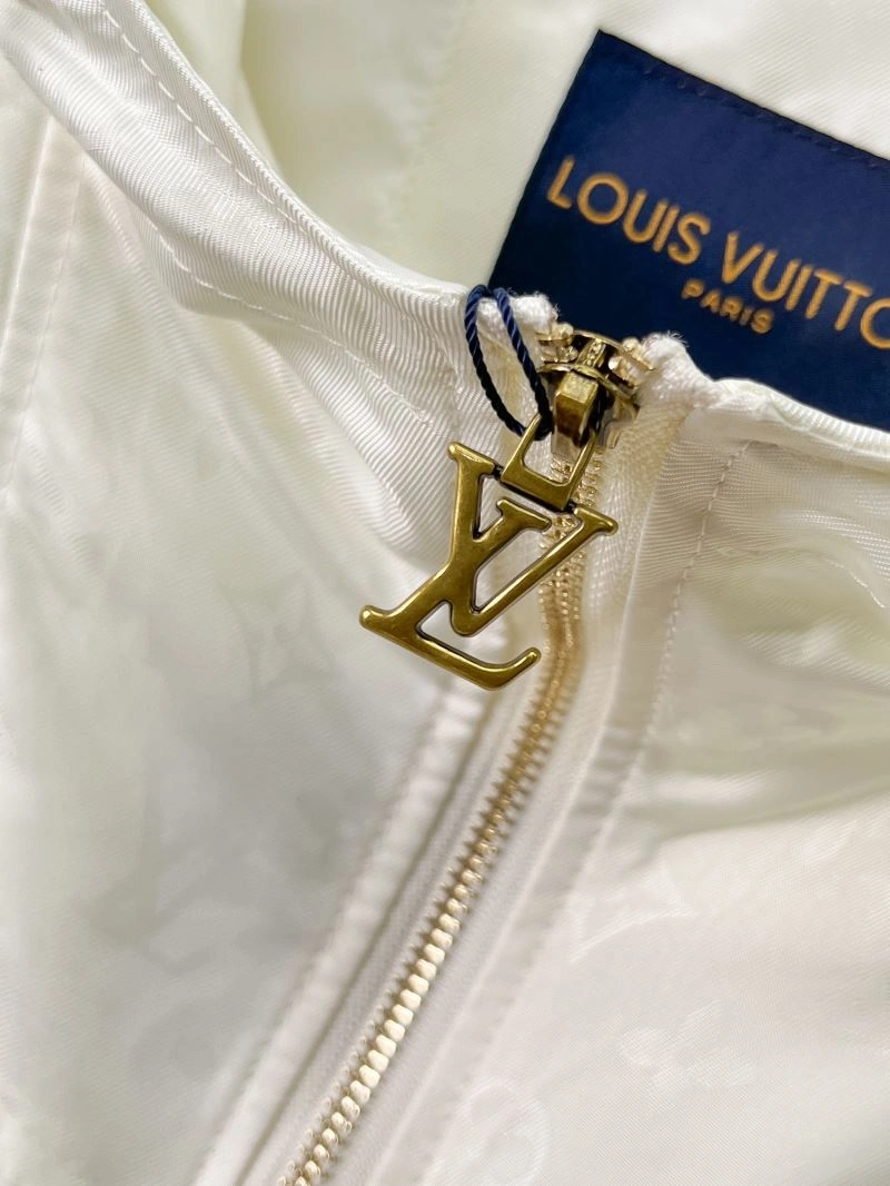EasyMatch Louis Vuitton Outwear 136683