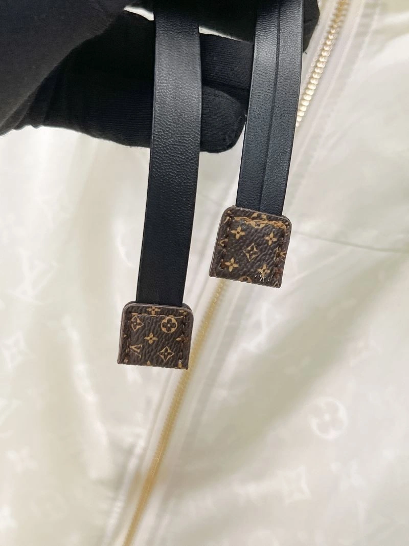 EasyMatch Louis Vuitton Outwear 136683