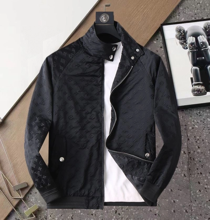 Stretchable Louis Vuitton Outwear 136677