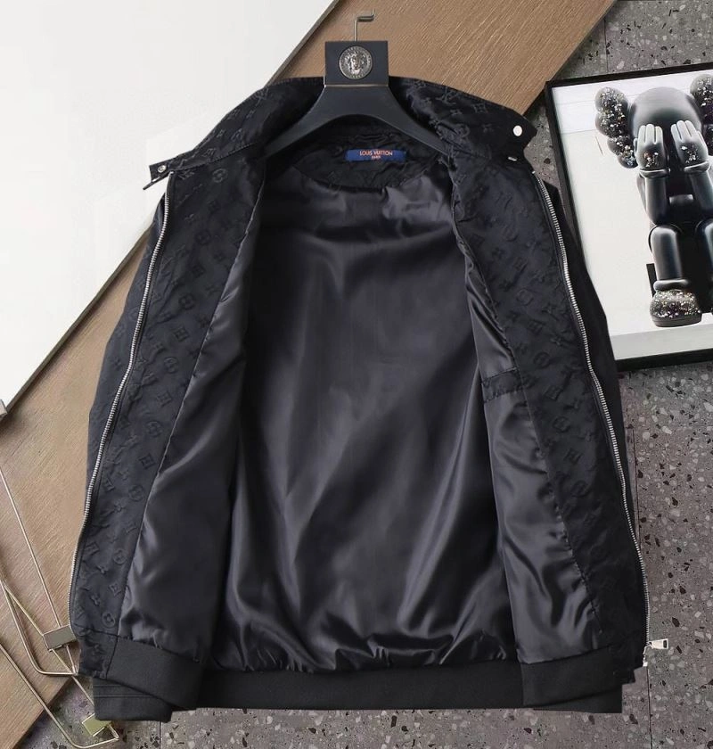 Stretchable Louis Vuitton Outwear 136677
