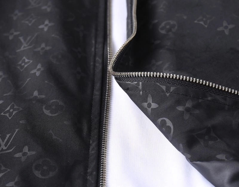 FashionForward Louis Vuitton Outwear 136673