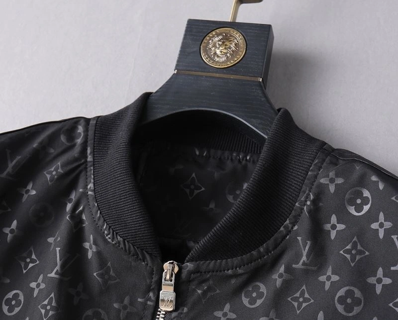 FashionForward Louis Vuitton Outwear 136673