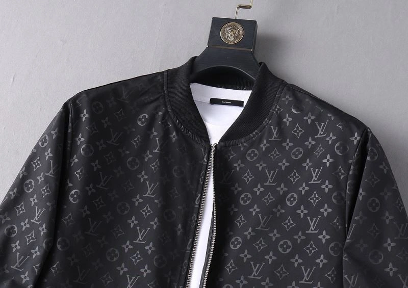 FashionForward Louis Vuitton Outwear 136673